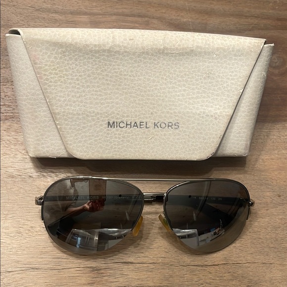 Michael Kors Unisex Aviator Sunglasses with Case - Picture 1 of 7
